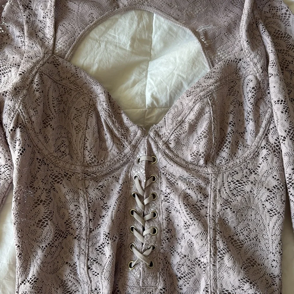 Urban Outfitters lace bodysuit - Picture 4 of 6